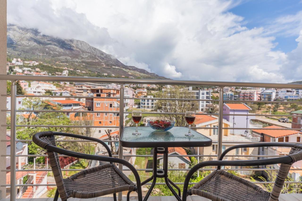 Apartments Dobra Voda Exterior photo