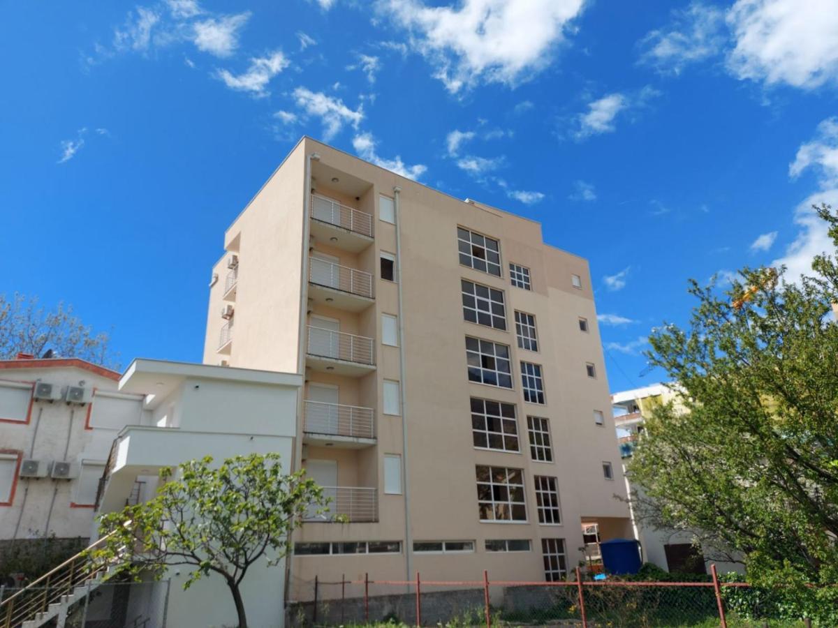 Apartments Dobra Voda Exterior photo