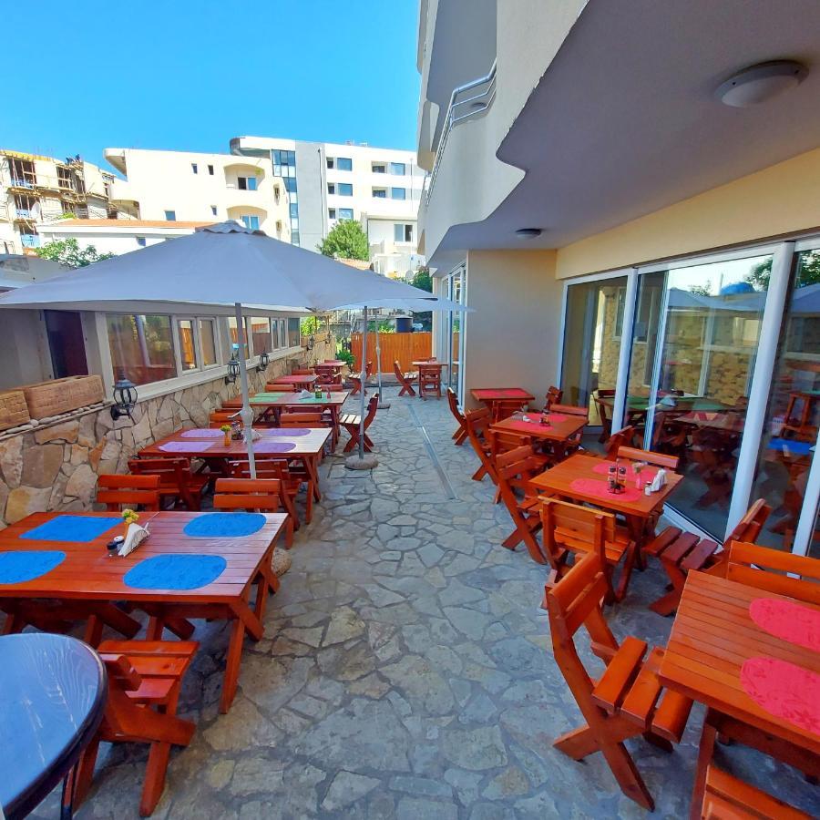 Apartments Dobra Voda Exterior photo